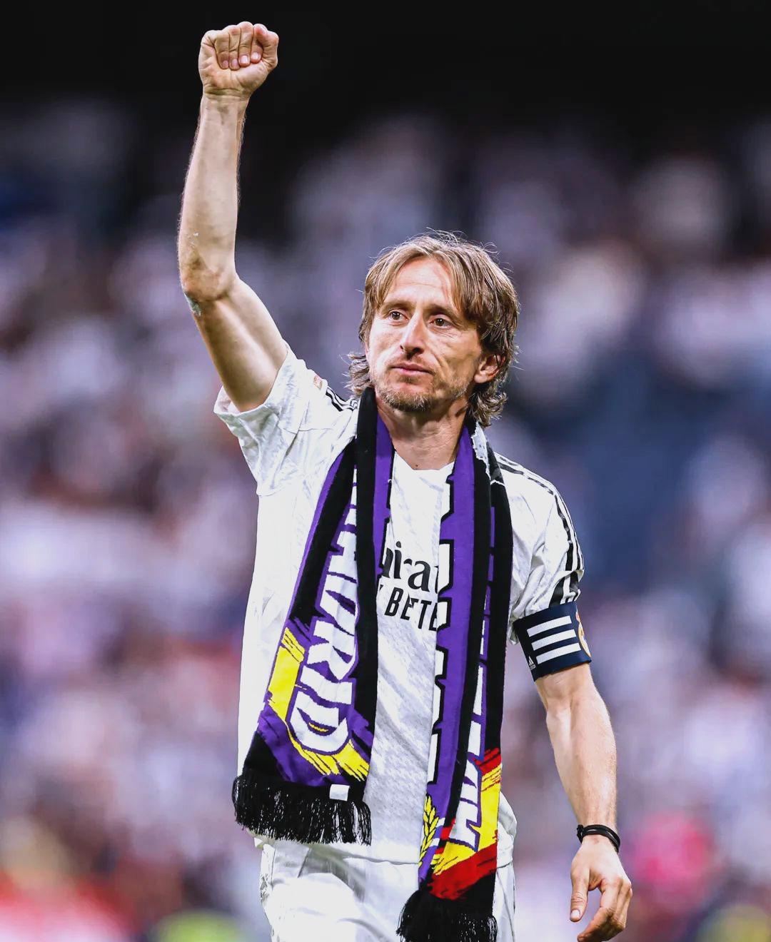 欧冠VAR争议：拜仁进球被吹，图赫尔怒喷裁判