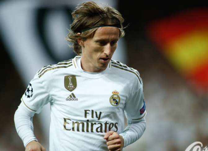 详解棒球规则中的“投球违例动作”及其产生的进垒补偿逻辑